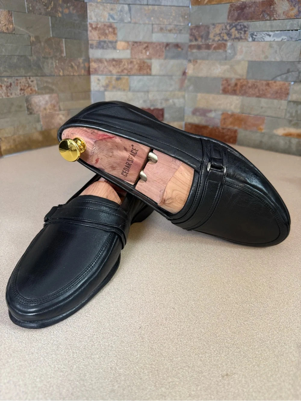 Vintage Bally of Switzerland Black Leather Moc Toe Loafers Men’s 6 / Women’s 7.5